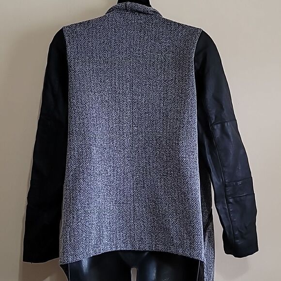 KIIND OF Gray  Women's Jacket with Faux Leather Sleeve Sz Medium - Picture 7 of 9